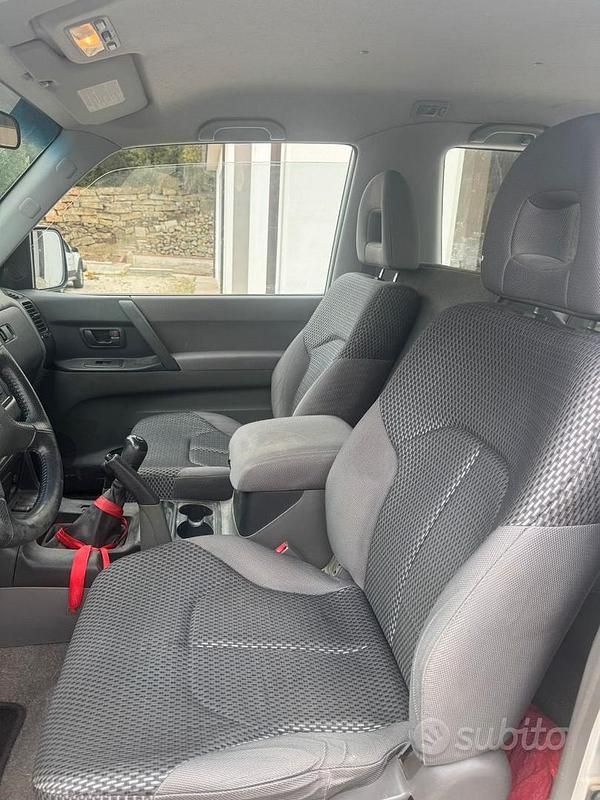 Usata Mitsubishi Pajero 115 CV (84 kW) 2002 Grigio SUV