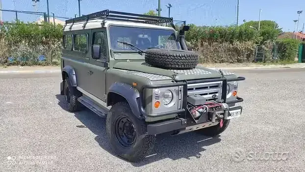 Usata Land Rover Defender 122 CV (89 kW) 1989 Verde SUV