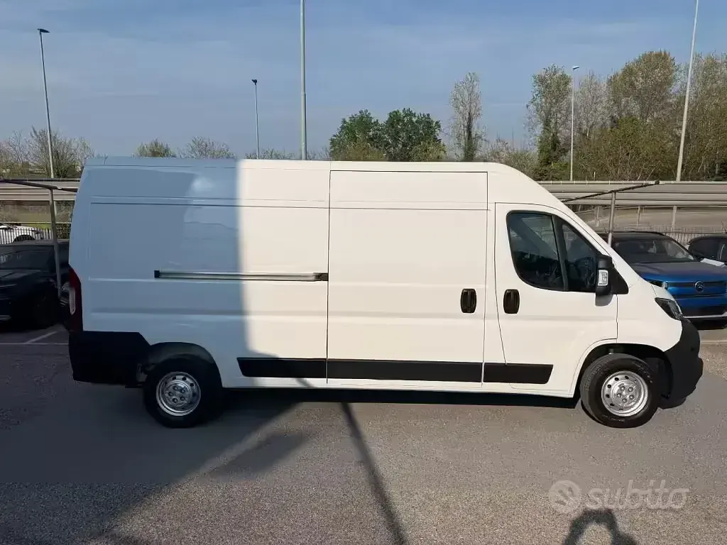 Begagnad Fiat Ducato S 140 HK (102 kW) 2023 Vit Van