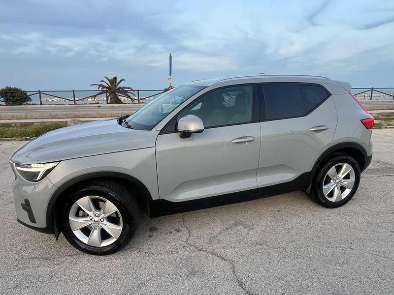 Usata Volvo XC40 Core 163 CV (119 kW) 2024 Grigio SUV
