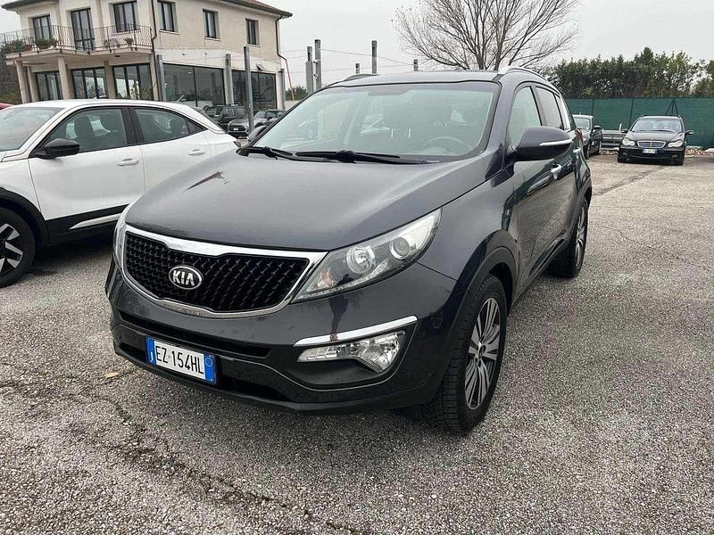 Grigio scuro Usata 2015 Kia Sportage SUV | 9900 € (Buon prezzo) - Immagine 1/4