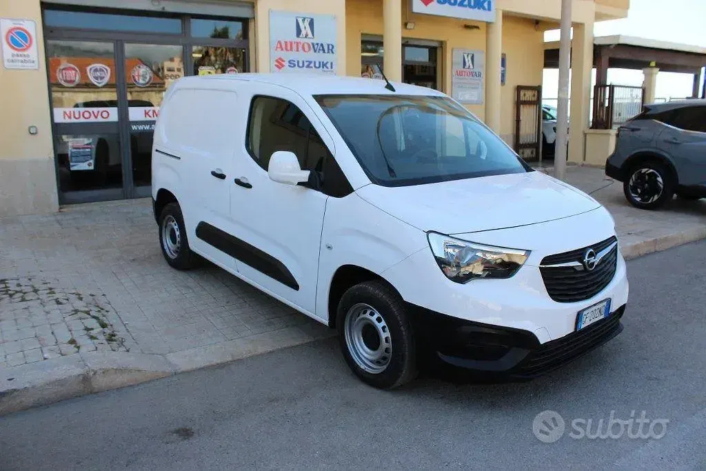 Usata Opel Combo 102 CV (75 kW) 2021 Bianco Monovolume