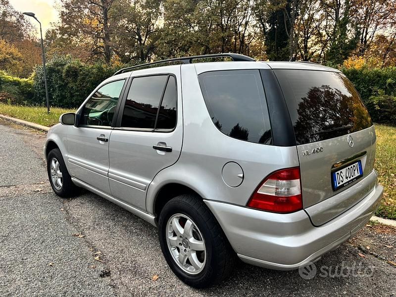 Begagnad Mercedes ML400 250 HK (183 kW) 2002 Grå SUV