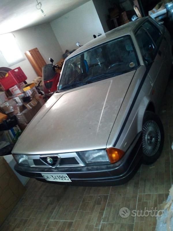 Usata Alfa Romeo 75 110 CV (80 kW) 1990 Bianco Berlina