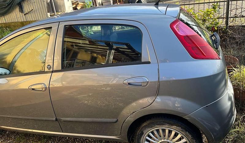 Usata Fiat Punto 69 CV (50 kW) 2011 Utilitaria