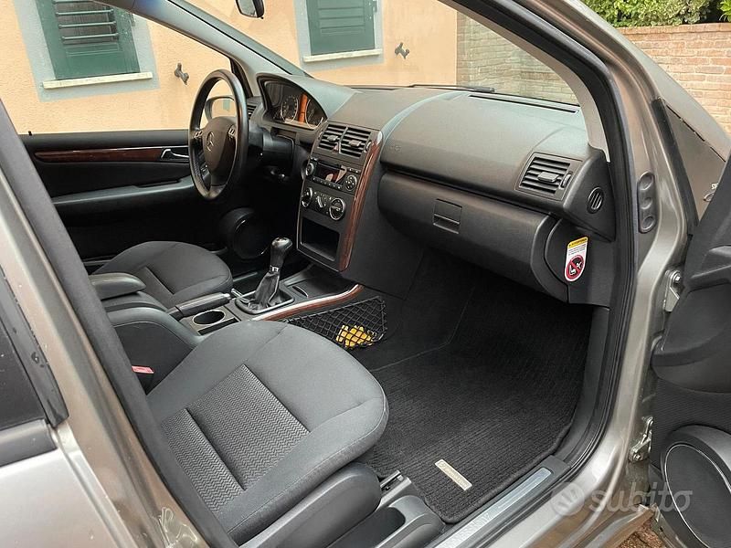 Usata Mercedes A150 95 CV (69 kW) 2007 Grigio Monovolume