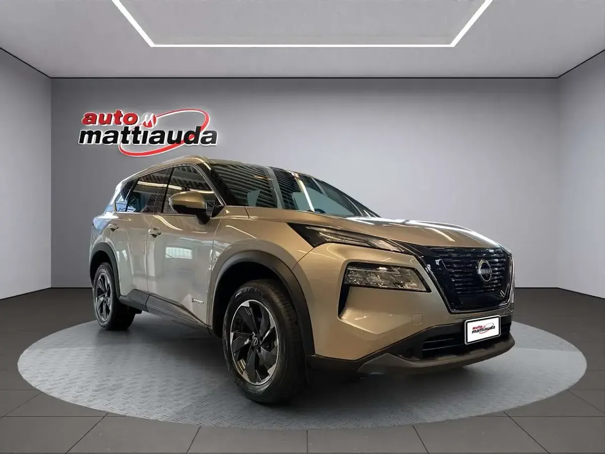 Usata Nissan X-Trail N-Connecta 213 CV (156 kW) 2025 Champagne SUV
