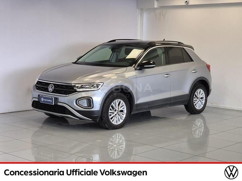 Usata VW T-Roc Life 110 CV (80 kW) 2023 Argento SUV