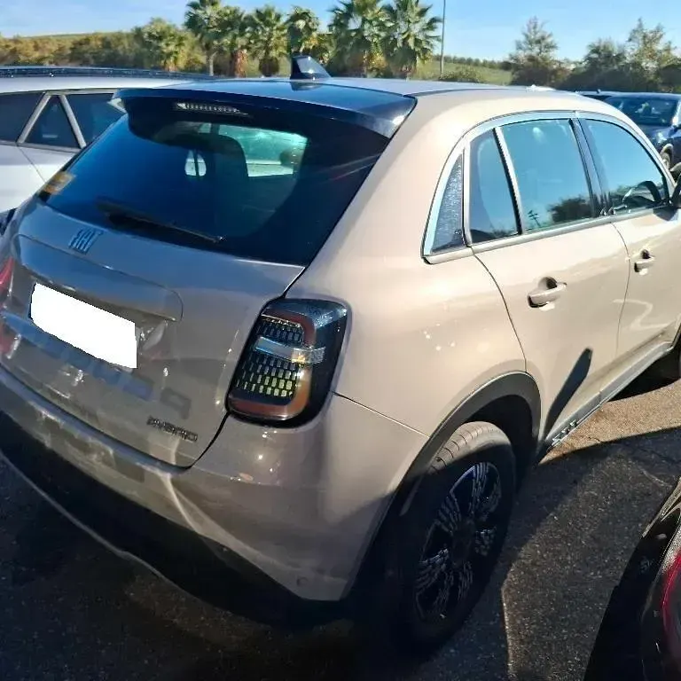 Usata Fiat 600 100 CV (73 kW) 2025 Beige SUV