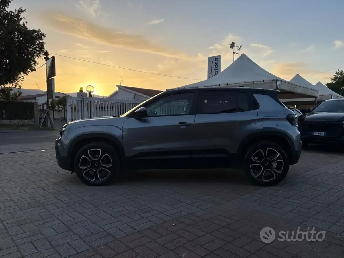 Usata Jeep Avenger Summit 101 CV (74 kW) 2023 Grigio SUV