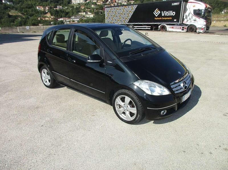 Usata Mercedes A180 Avantgarde 109 CV (80 kW) 2010 Nero Monovolume