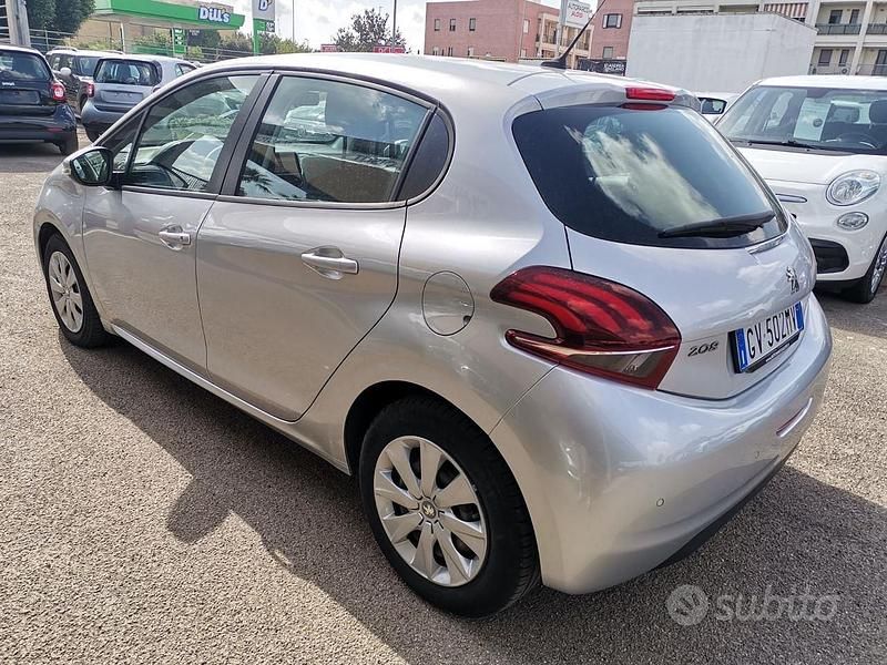 Usata Peugeot 208 Active 75 CV (55 kW) 2016 Grigio Utilitaria