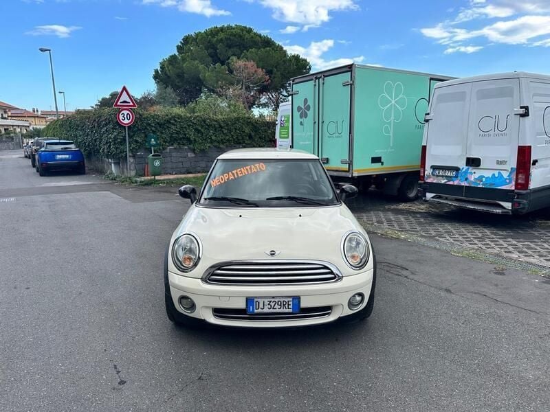 Begagnad Mini ONE Salt 95 HK (69 kW) 2008 Vit Halvkombi