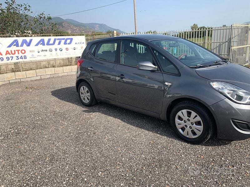 Usata Hyundai ix20 90 CV (66 kW) 2011 Grigio Utilitaria
