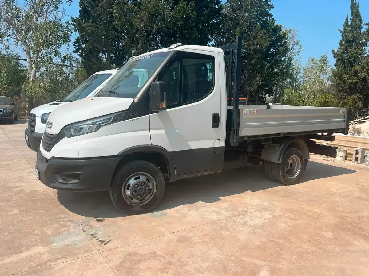 Usata Iveco Daily 135 CV (99 kW) 2023 Bianco