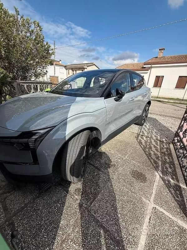 Usata Volvo EX30 Plus 200 kW (272 CV) 2024 Grigio SUV