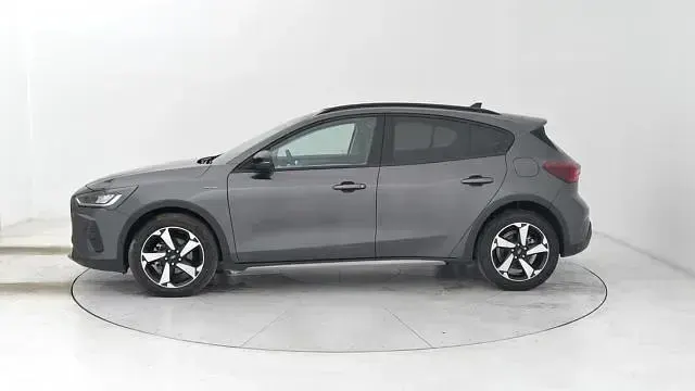 Usata Ford Focus 125 CV (91 kW) 2023 Grigio Berlina