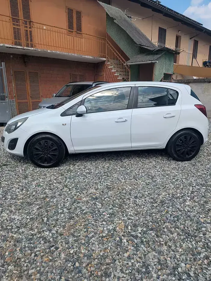 Usata Opel Corsa 90 CV (66 kW) 2015 Bianco Utilitaria