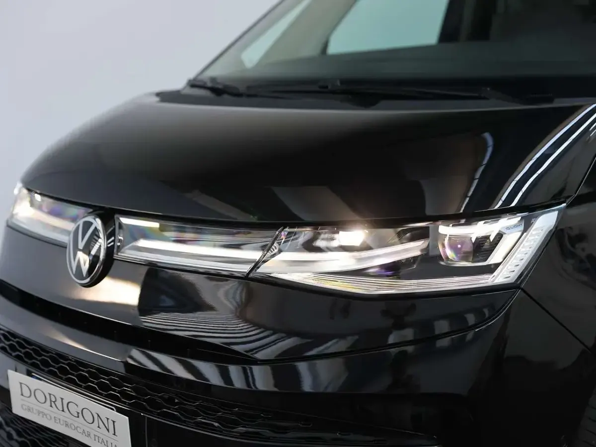 Usata VW Multivan Life 150 CV (110 kW) 2025 Deep black perlato Monovolume