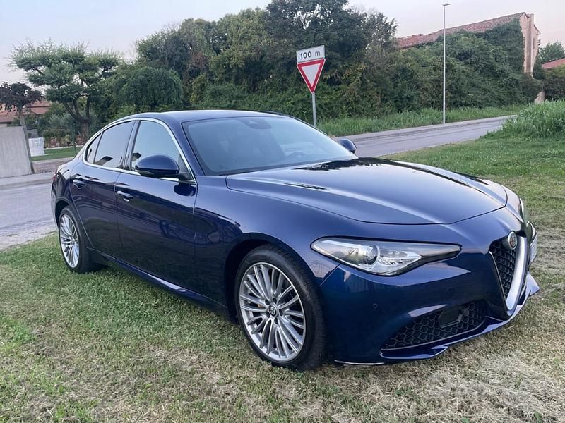 Usata Alfa Romeo Giulia 190 CV (139 kW) 2019 Blu Berlina