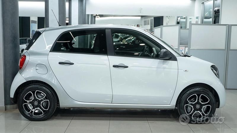 Usata Smart ForFour 71 CV (52 kW) 2017 Bianco Utilitaria