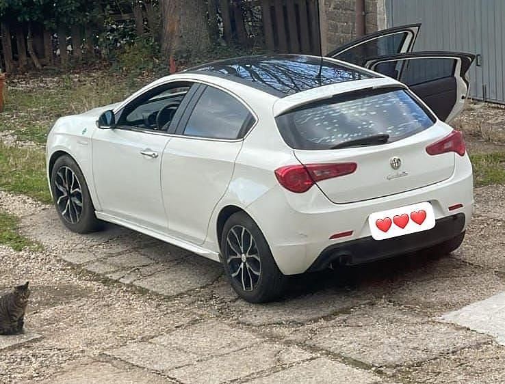 Usata Alfa Romeo Giulietta Progression 105 CV (77 kW) 2011 Bianco Berlina