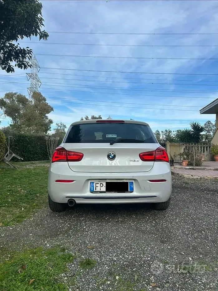 Usata BMW 118 Sport Line 150 CV (110 kW) 2018 Bianco Utilitaria