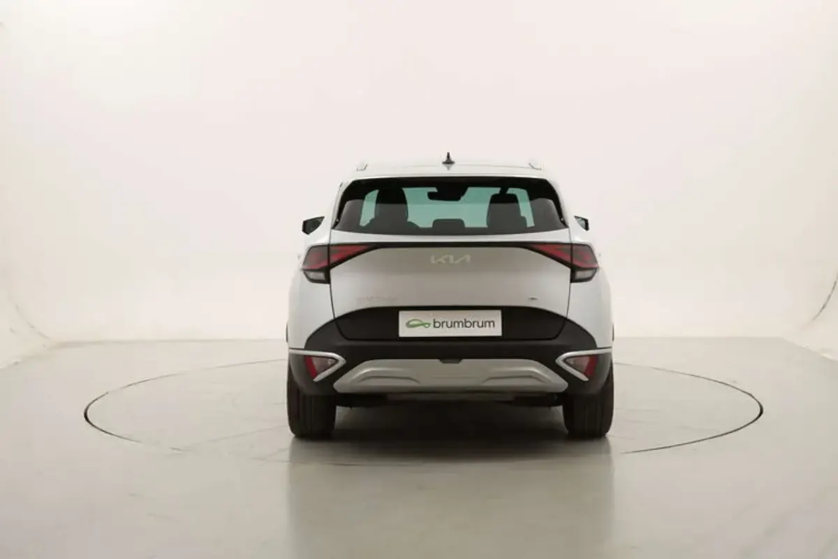 Usata Kia Sportage Style 230 CV (169 kW) 2022 Argento SUV