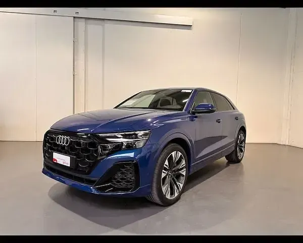 Usata Audi Q8 S-line plus 394 CV (289 kW) 2024 Blu SUV