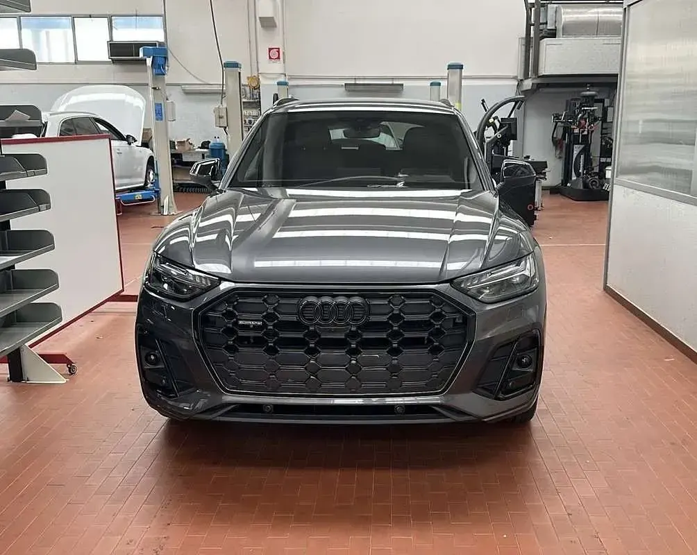 Usata Audi Q5 Ambiente 204 CV (150 kW) 2023 Grigio SUV