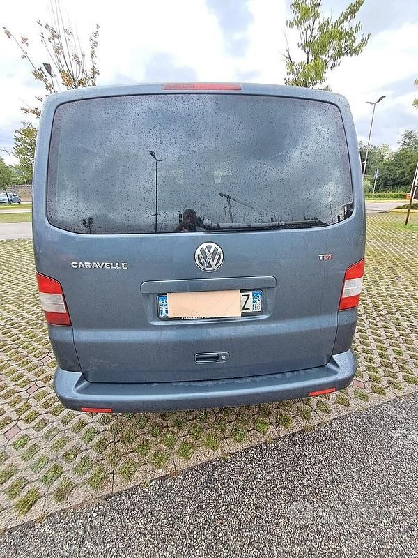 Usata VW Caravelle 2007 Grigio Monovolume