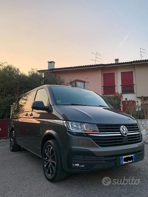 Usata VW Multivan 2019 Grigio Furgone