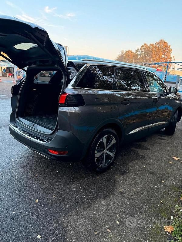 Usata Peugeot 5008 GT-line 177 CV (130 kW) 2020 Grigio Berlina