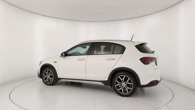Usata Fiat Tipo Cross 99 CV (72 kW) 2022 Bianco Utilitaria