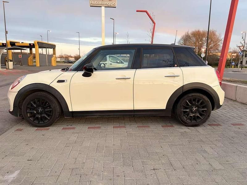Usata Mini Cooper D Business 116 CV (85 kW) 2016 Utilitaria