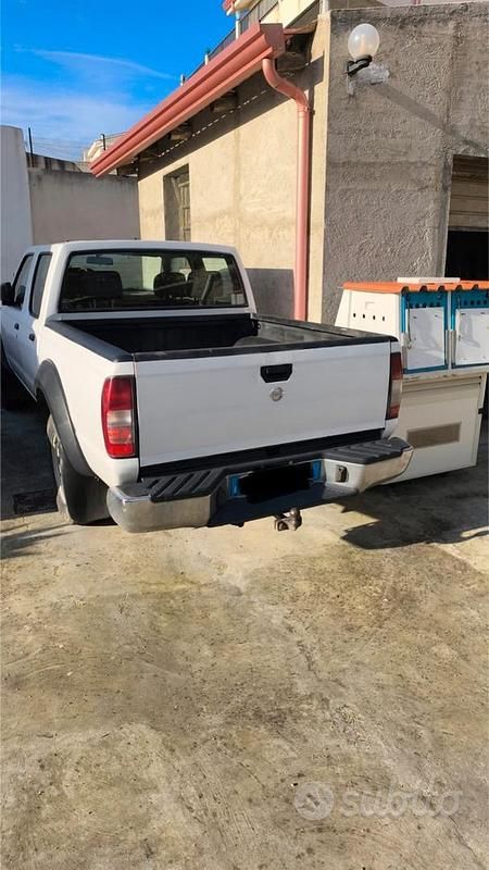 Usata Nissan Navara 190 CV (139 kW) 2011 Bianco Pick-up
