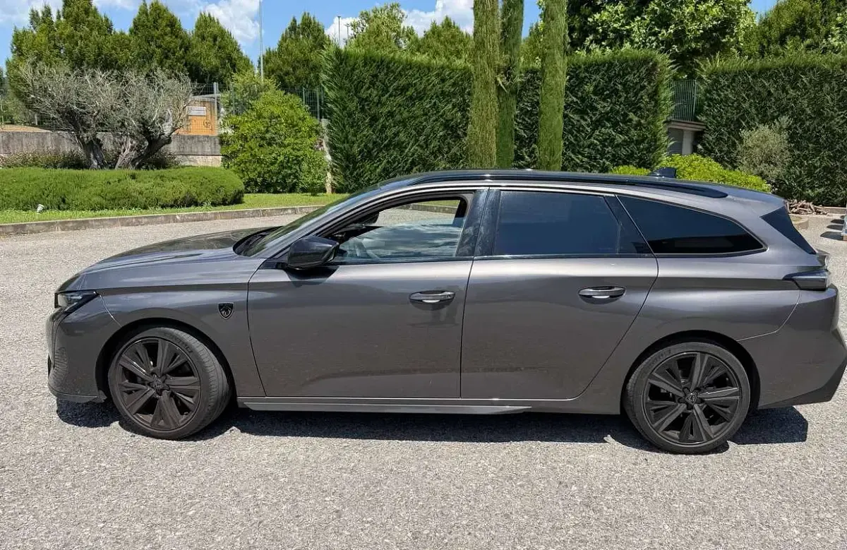 Usata Peugeot 308 GT 131 CV (96 kW) 2023 Grigio Station wagon