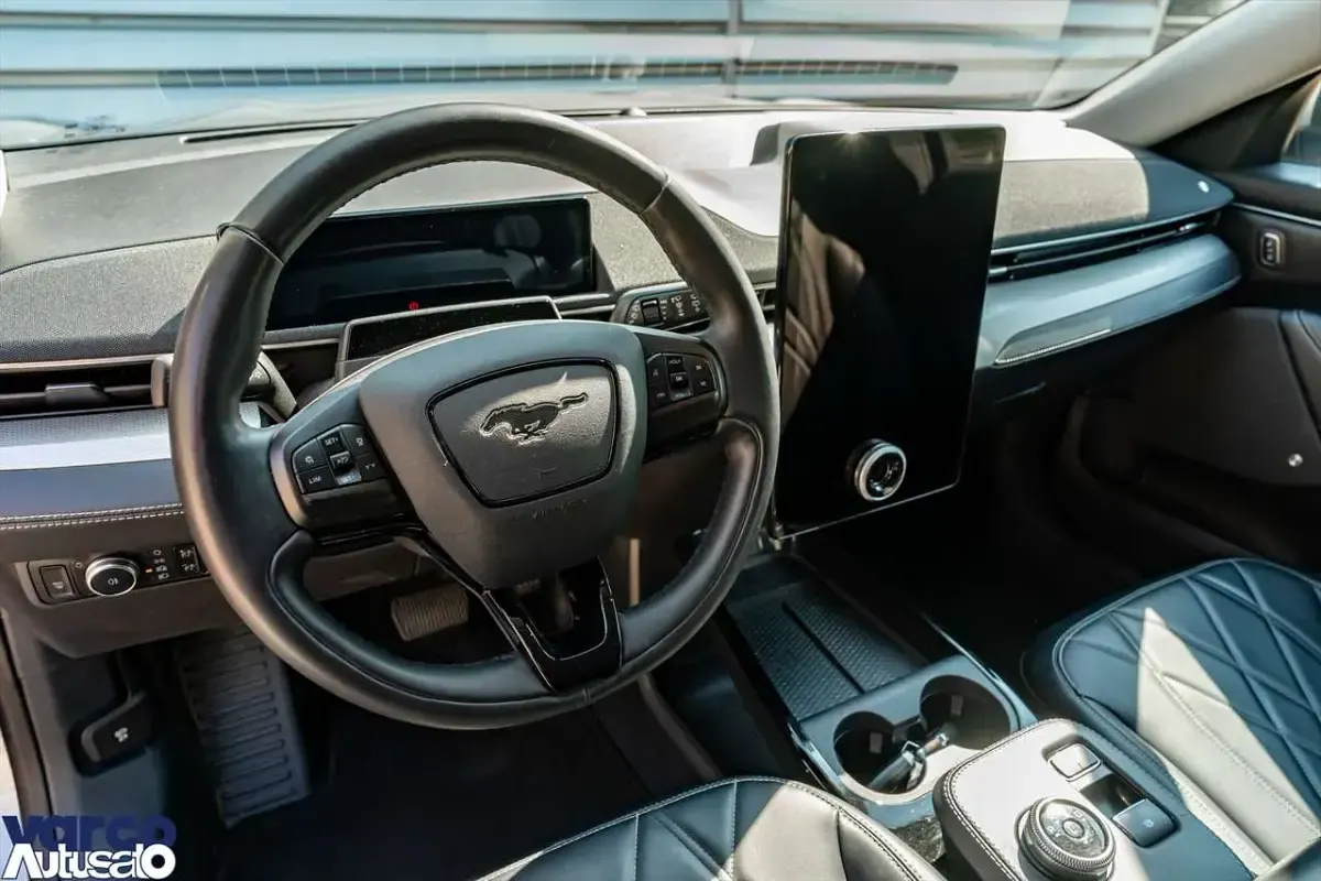 Usata Ford Mustang Standard Range 268 CV (197 kW) 2021 Grigio metallizzato Monovolume