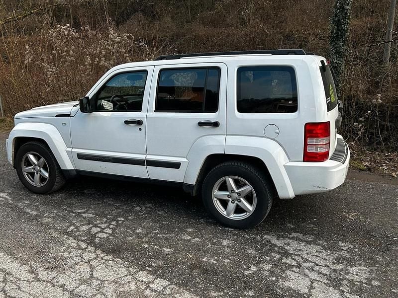 Usado Jeep Cherokee 200 CV (147 kW) 2012 Blanco SUV