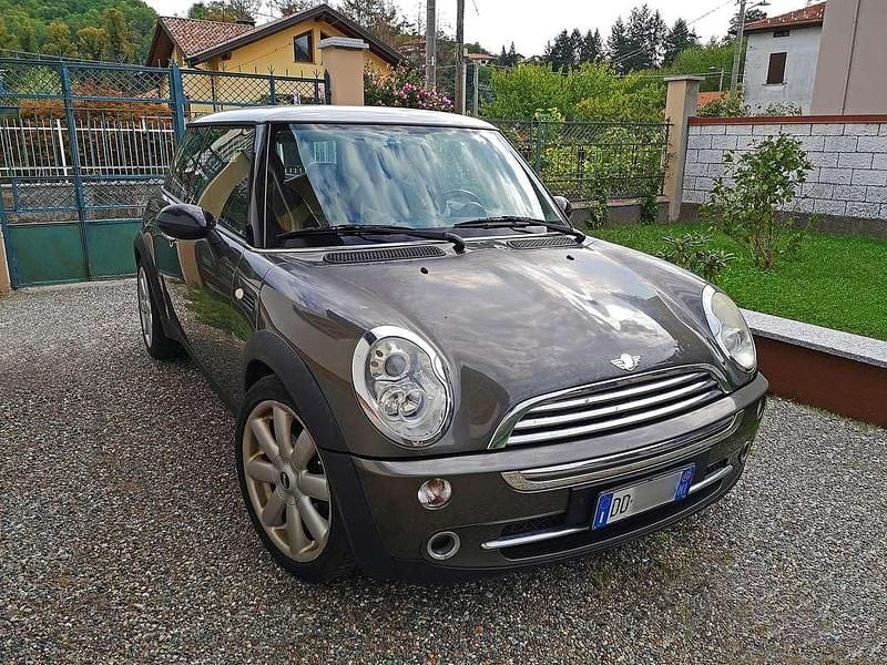 Usata Mini Cooper 116 CV (85 kW) 2006 Bronzo Utilitaria