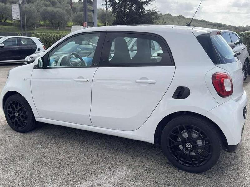 Usata Smart ForFour Proxy 71 CV (52 kW) 2016 Bianco Utilitaria