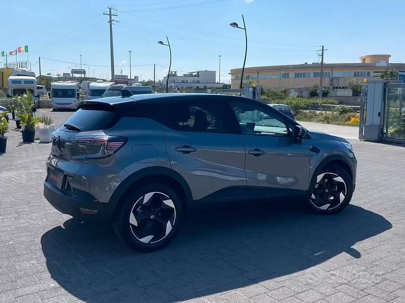 Usata Renault Captur Techno 91 CV (66 kW) 2025 Grigio SUV