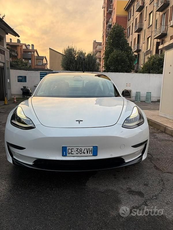 Bianco Usata 2021 Tesla Model 3 Long Range AWD Tre volumi | 24.800 € (Super prezzo) - Immagine 1/4