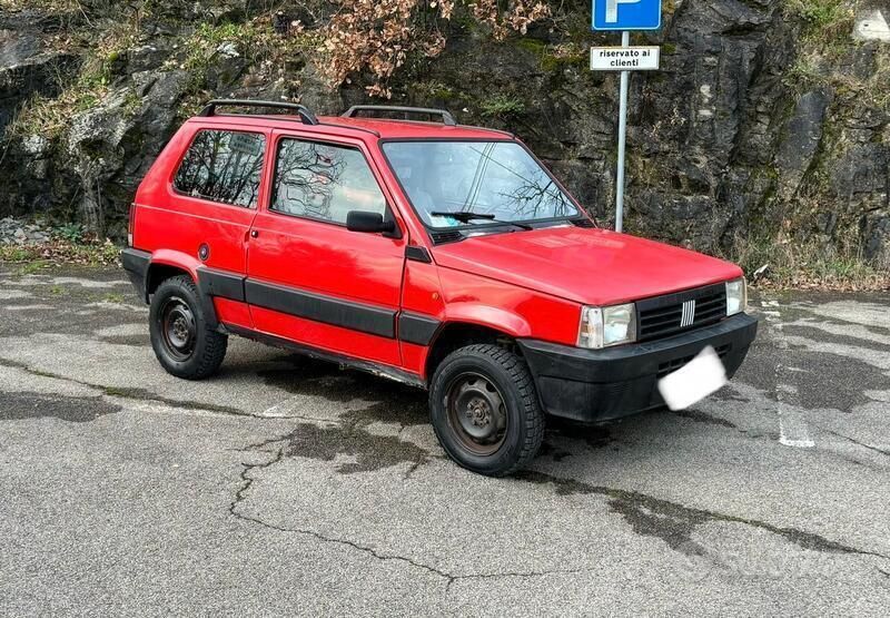 Usata Fiat Panda 4x4 45 CV (33 kW) 1991 Rosso Utilitaria