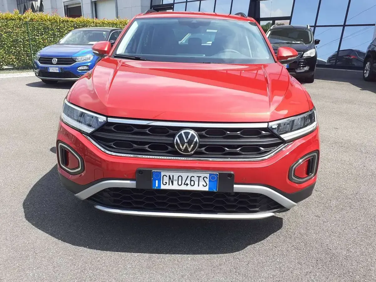 Usata VW T-Roc Life 110 CV (80 kW) 2023 King red SUV