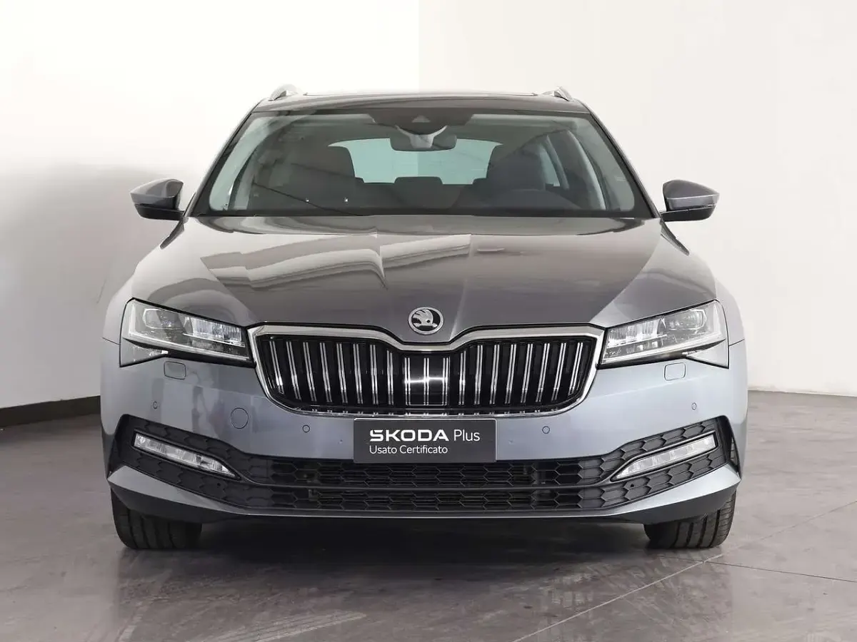 Occasion Skoda Superb Executive 150 ch (110 kW) 2022 Gris Break