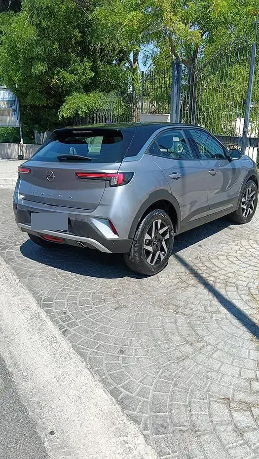 Usata Opel Mokka 110 CV (80 kW) 2023 Grigio SUV