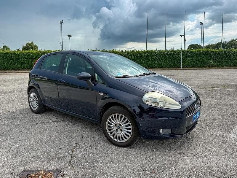 Blu Usata 2008 Fiat Grande Punto Due volumi | 1850 € (Super prezzo) - Immagine 1/4