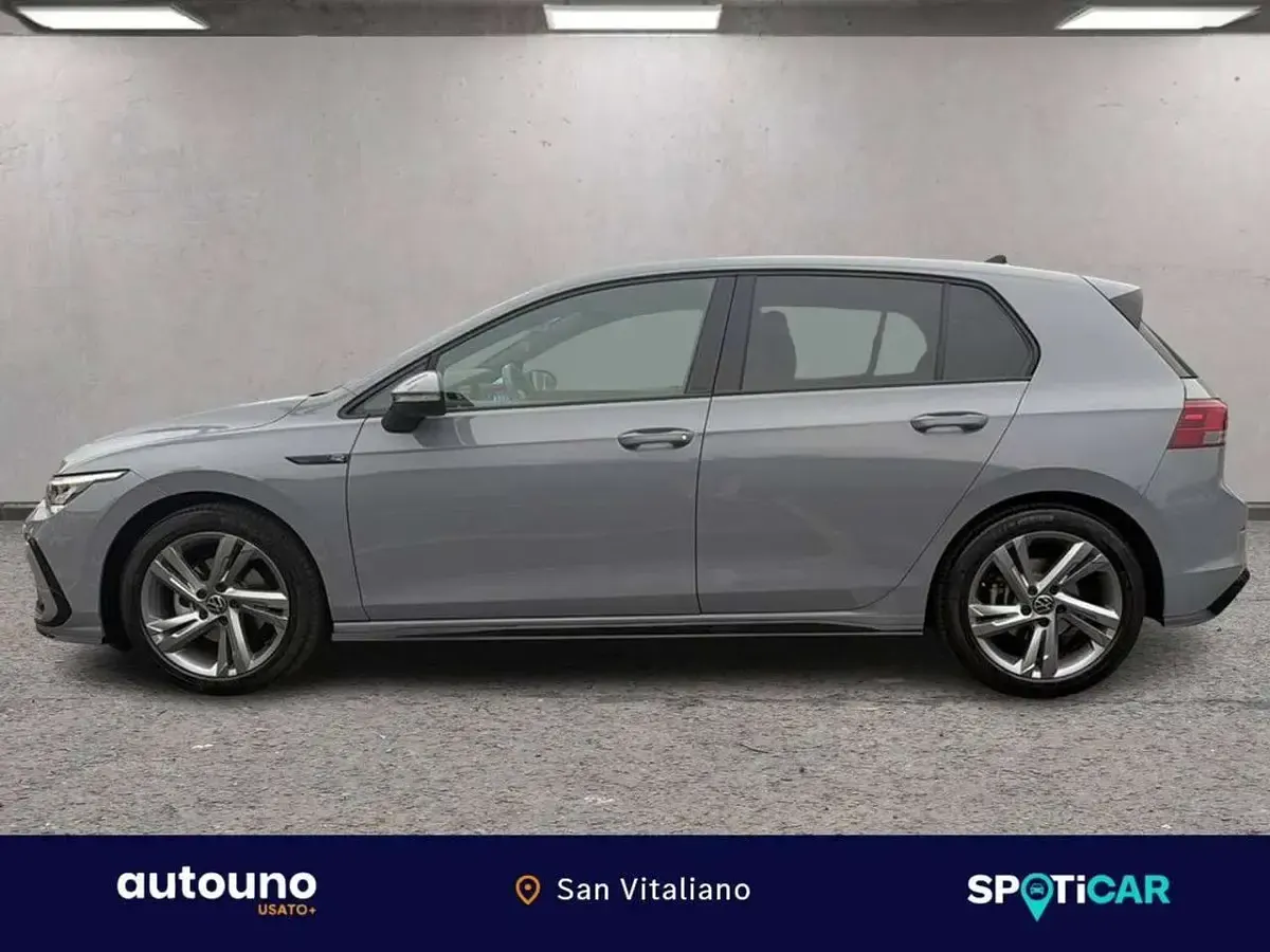 Usata VW Golf VIII R-line 150 CV (110 kW) 2023 Grigio Berlina