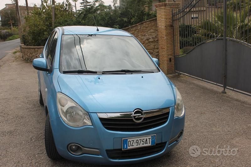 Usata Opel Agila 86 CV (63 kW) 2009 Blu Utilitaria